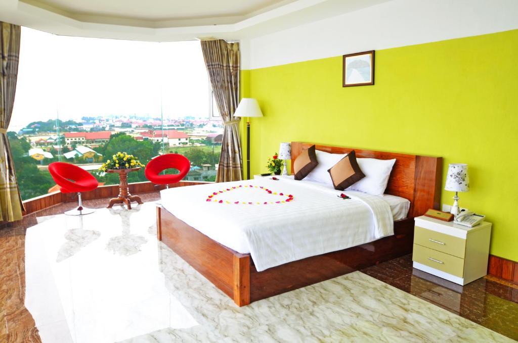 High Sky Hotel Phnom Penh Room photo