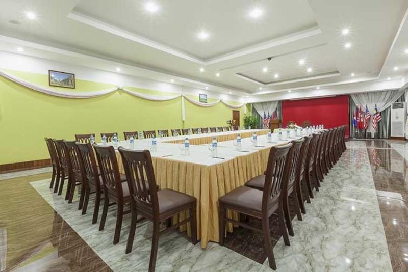 High Sky Hotel Phnom Penh Exterior photo