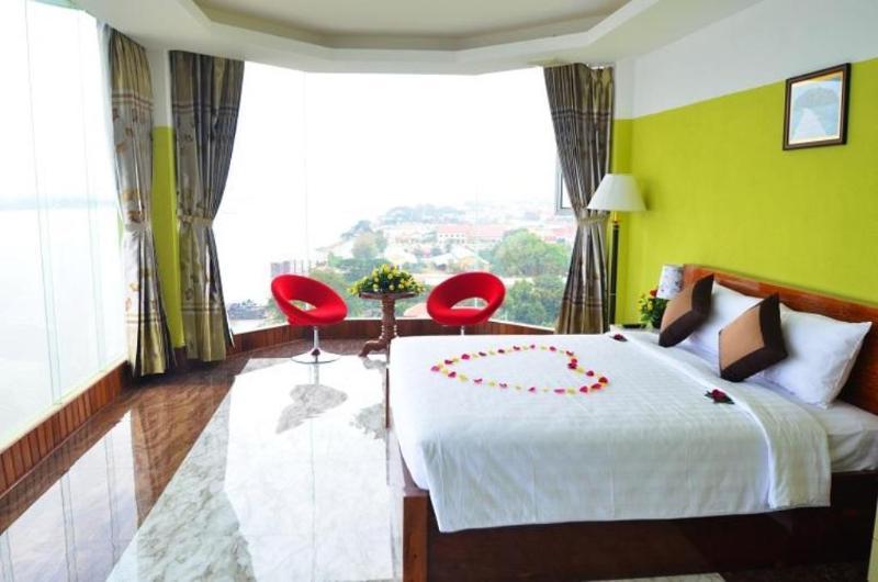 High Sky Hotel Phnom Penh Exterior photo